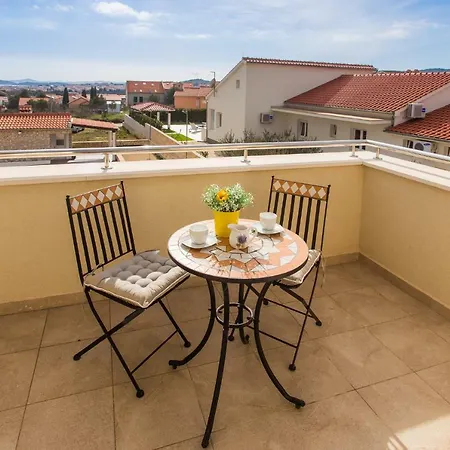 Lila Villa